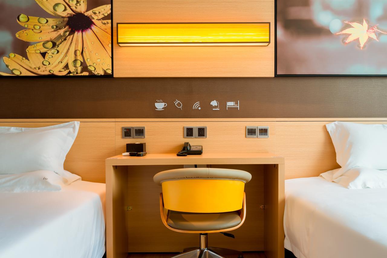 Iu Hotel Hezhou Bus Terminal エクステリア 写真